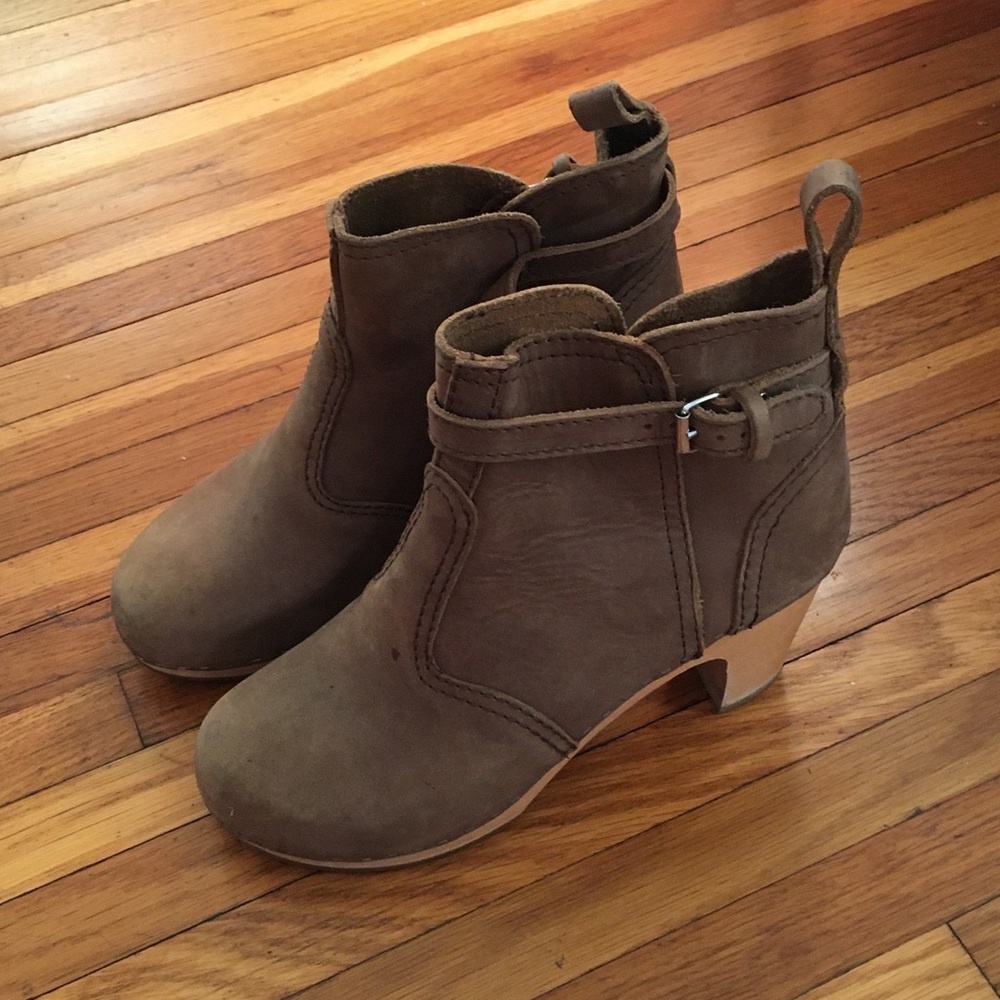 Swedish Hasbeens clogs in 39